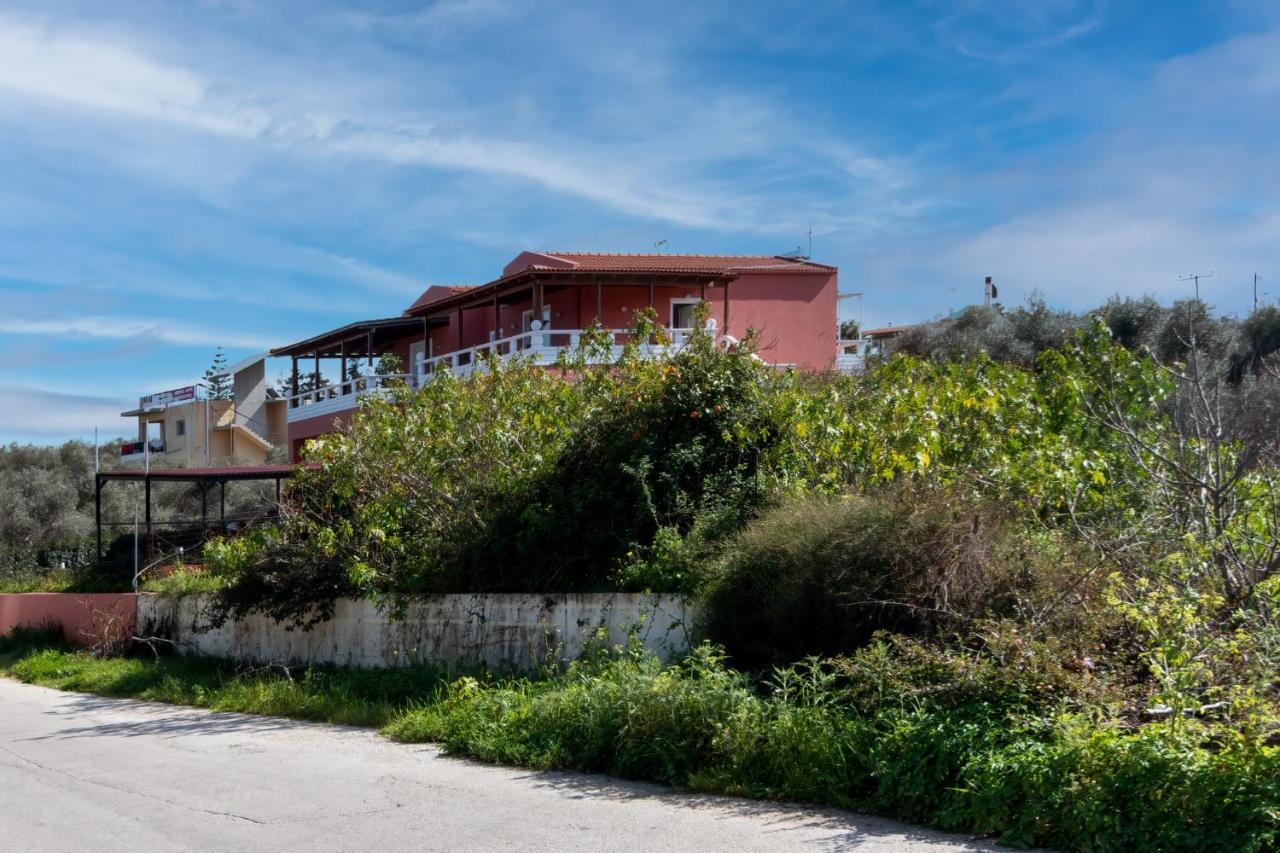 Bona'S Guest House Agia  Exteriör bild